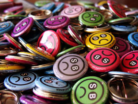 BUTTONS BITCH!
